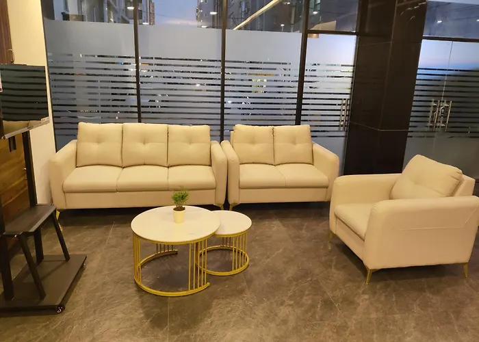 Yellow Sapphire Hotel Gachibowli